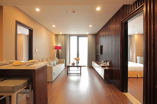 Yarra Ocean Suites Danang