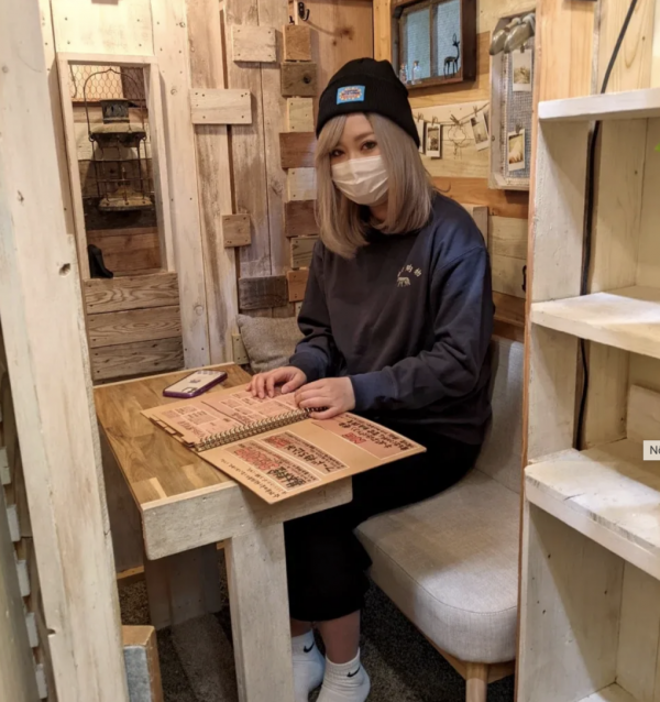 Quán cà phê phục vụ người bi quan tại Nhật Bản