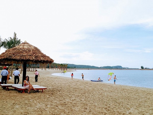 Khai trương bãi biển nhân tạo dài 1 km tại Đồ Sơn